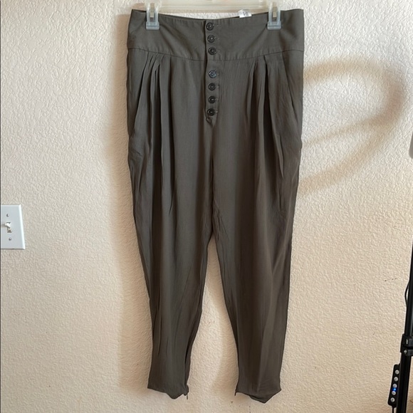 Zara Chinos in Classic Khaki with Tailored Fit - Picture 1 of 9